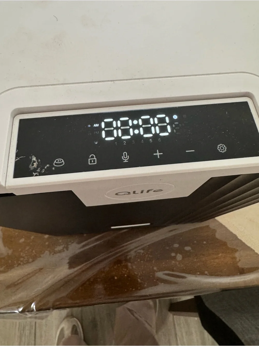 Small Pet Feeder - Black and White Automatic Dispenser
